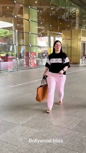 64K views · 275 reactions | Sanjay Dutt wife Manyata Dutt at airport | Bollywood Bliss | Facebook