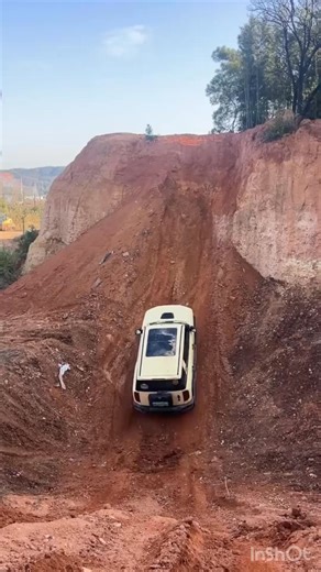 3.5K views · 23 reactions | China  is rapidly closing the gap in the global automotive industry, especially in electric vehicles (EVs) and battery technology. Companies like BYD and NIO are competing with international giants, while CATL leads the world in EV battery production. With strong government support, efficient supply chains, and growing exports, China is positioning itself as a dominant force in the future of mobility. | Electronique & Electricité | Facebook