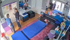 Jet and bashir talking about him charging vickyJet - "oh i dont care that was fine, i wouldve done the same thing that bitch is crazy"#fishtanklive #fishtank