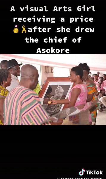 Portrait Art Presentation Ceremony – A Visual Celebration