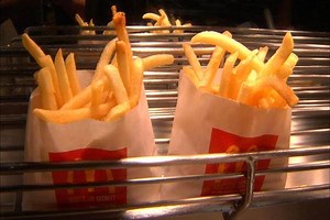 8.6K views · 112 reactions | Billionaires like Warren Buffett have all the money in the world—and they still eat at McDonald's.  | CNBC Make It | Facebook