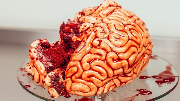 How To Make A BRAIN CAKE - Red velvet cake, fondant and raspberry jam