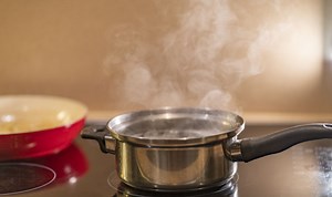 7 Ways To Humidify A Room Without A Humidifier, According To Experts