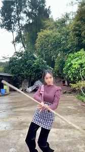 Share if you're amazed! This rural woman shows off her self-taught cudgel spinning skill with effortless grace. 📸霞光腊月 #martialarts #martialartslife #wushu #kungfu #kungfulife #staff #ChallengeAccepted #womanpower #TuesdayMotivation #training | All about Martial Arts