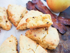 Apple and bacon cornmeal scones - Caroline's Cooking