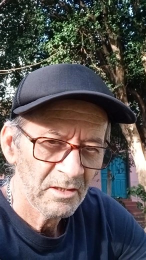 Sai de férias 06/05/25 estou em casa descansando e fazendo um tratamento dental. Acabei de fazer uma pequena cirurgia em um dos meus implantes Zigomático, está tudo bem comigo, mais uns três dias termina o medicamento e opôs a cicatrização dar início a uma prótese de porcelana. E se Deus quiser depois do dia 06 de junho estarei na estrada dirigindo as naves da Viação Garcia. Até lá ✌️🚍 | Odario Santana
