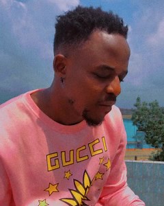 Douala tonight 🔥🔥🔥🔥 Location: The Chase Lounge Bonamusadi Linkup fam #Showtime #positivevibes | Mic Monsta Official