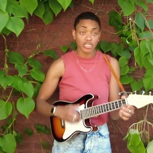 🌱Homegrown at 2:30pm! We’re diving into the soulful sounds of Philadelphia singer-songwriter Sug Daniels. 🎶 We’re spinning a tune from Sug who blends soulful melodies with heartfelt storytelling, Sug’s music bridges the gap between folk, R&B, and pop, creating something truly special. Sug wowed audiences at this year’s O FESTIVAL in Kingston with her heartfelt performances. Homegrown is supported by Domes Dispensary! Now Open on Route 28 🌱DomesDispensary.com | Radio Woodstock 100.1 WDST