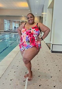 I'm dealing with a Fucked Up Neck, Spine & Shoulder right now and I have to look up constantly but I'm STILL in the gym 6 days a week with revisions and NO EXCUSES!!! You Know Why, Bc I come 1st!!! Weakness, Laziness and Excuses are unacceptable in my life anymore... Comfort is a beautiful place but nothing ever grows there or changes... Let's get it Queens!!! #POW #POWWWWWWWWWWWW #MajesticStateOfMind #CelebrateMySize #Weightloss #weightlossjourney #weightlosstransformation #beforeandafter #weig