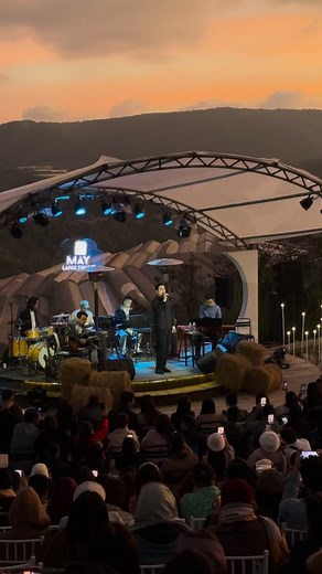 33K views · 356 reactions | Lạ lùng - Vũ live at Mây Lang Thang #maylangthang #dalat #livemusic #nhachaymoingay #chieunhactrenmay | Mây Lang Thang | Facebook