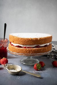 Vegan Victoria Sponge Cake