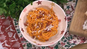 Joe Wicks' spicy sausage spaghetti