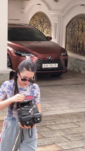 Đáp cánh từ Côn Đảo về đã nhận ngay lộc của a trai Louis Nguyen GEM center cảm ơn c Ha Nguyen | Lê Thị Loan