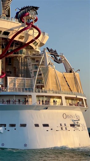 2.1K views · 41 reactions | How beautiful is the Oasis Of The Seas Cruise Ship with a capacity of 5,602 passengers? ⛵ Would you go on Vacation here? *sg | BONFIRE ADVENTURES AND EVENTS | Facebook