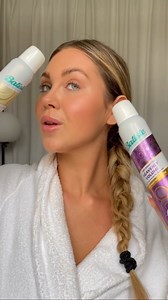 Frisk opp håret med tørrshampoo fra Batiste 🥰🫶 Nydelige @hannahaamodt bruker Dry Shampoo Plus Brilliant Blonde og Dry Shampoo Heavenly Volume!! Se alt fra Batiste her: https://l.blivakker.no/3m4cbQq | Blivakker.no
