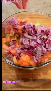 18K views · 269 reactions | Món này dễ làm mà ngon nè #bepnhaomy #cuocsongmy #follower #cáhồi #cooking #cookingathome #cookingvideo #salad #saladcáhồi | Bếp Nhà Ở Mỹ | Facebook