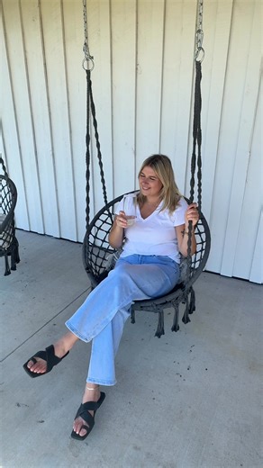 You know you should drink more water. Now you’ll actually want to. Simple, Non-GMO ingredients. No artificial sweeteners. Just 10 calories. | True Lemon