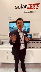 Battery cells, modules, racks and containerized Battery Energy Storage Systems – our portfolio of energy storage solutions is vast. 🌍 But don’t worry, Jinho is here for you and will explain all you need to know! Where? Booth B4.110. 😉 Can’t wait to see you! ❤️ #IntersolarEurope #SolarEdgeIntersolar #MeetTheExperts #SolarEdge #Intersolar | SolarEdge Technologies Inc.