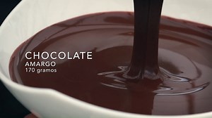 ¿Mole en el postre? ¡Tienes que comprobar lo delicioso que queda este Volcán de chocolate con Mole Negro Doña María Receta Artesanal®! 😉 | Mole Doña María