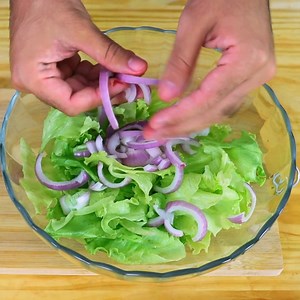 Salad stir stir, a complete and simple lunch. | Take This Recipe