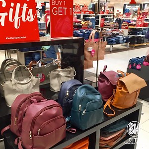 Beat the holiday rush and get on your Christmas shopping with SM City Cagayan de Oro's Holiday Specials!  Enjoy AweSM deals and discounts mallwide when you shop this weekend! ✨ The SM Store  Ground level Make sure to follow all safety and health guidelines in place to ensure #SafeMallingAtSM  #ChristmaSayaAtSM #EverythingsHereAtSM | SM City CDO Uptown | Facebook