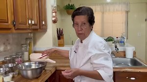 RECETA: 1 paquete de pasta de copitos de 200 gr cocidos con un trozo de cebolla, 2 dientes de ajo, 3 hijitas de laurel y sal (cocción de 8 a 9 minutos) 2 zanahorias medianas en cubitos cocidas 1 lata de grande de elote chica escurrida 1 rebanada de jamón con grosor de 1/2 cm (200 gr aprox) 1/2 taza a 1/3 de taza de crema de su preferencia 1/2 traza a 1/3 de taza de mayonesa 1 cdta de mostaza 1 cdta de consomé casero o sal | A la Cocina con Jacobina