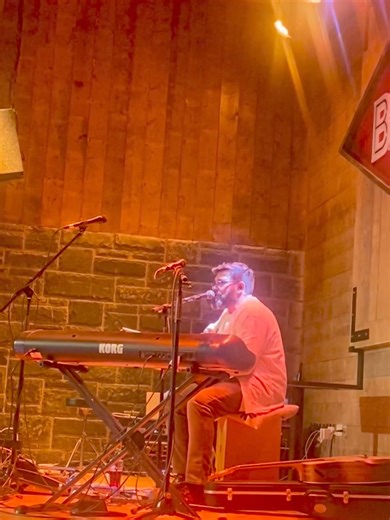The beautiful Portrush Choir in Kellys on Saturday night. 💙 Thanks everyone. Cheers Jb 🤓 📷 Angela 💿 Snow Patrol | James Bradley