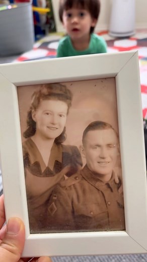 Asawin's Great nana and Great poppy #AnzacDay2025 #memories ปูทวดและย่าทวดของผมครับ 25/04/25 | Asawin Munce