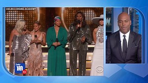 Alicia Keys plays incredible medley with two pianos at the Grammys