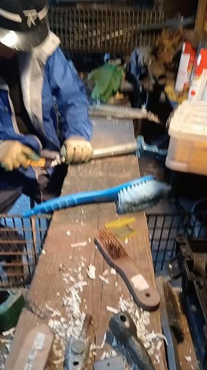 Saturday mo site Removing paint from kabetaunagi scafolder japan #japan #asianscafolder #scaffolding #japancontruction | Juba-to Rapinnido