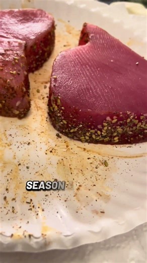 How to sear Ahi tuna perfectly #cookingclass #dinnerideas #ahituna #kitchenhacks ‪@HEB‬