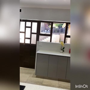 Sanibona R105 000 High gloss kitchen/Scullery/Pantry Handleless Dunblane Gloss Accessoires, Veg rack,Bin,press,glass clear Tilling :R9550 material and labour Plugs :materiaal and labour R6200 Demolition walls:R4200 Ceiling,Kitchen and Lounge plus Dinning R25000 material and labour with Downlight Uma udinga leli khishi Ngicela uthumele I video ye khishi lakho ku WhatsApp 0744817069 | Mabhodisa Kitchen & Interior