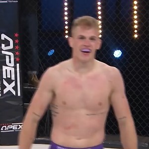 𝑻𝒉𝒆 𝑨𝒓𝒕 𝒐𝒇 𝑺𝒕𝒓𝒊𝒌𝒊𝒏𝒈 😮‍💨 #OnThisDay in 2020, Ian Garry painted a masterpiece in the cage with this finish! | Cage Warriors