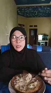 Menjadi ibu rumah Tanga udah lumrah Seorang perempuan yang mulia adalah dia yang terus berpegang teguh sambil mengembangkan diri, baik dengan menjadi Ibu rumah tangga mengurus keluarga dengan sepenuh hati. #Videoviral #monitisasi #warungranifyp | Warung Rani