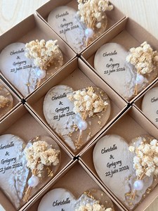 Personalized Heart Wedding Magnet Favors: Epoxy Flower Gifts - Etsy
