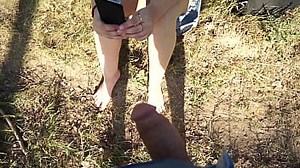 Teen loves to watch strangers cock in public park        vrstripchat&period;com