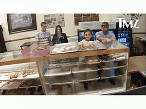 Doughnut Store Owner Declines to Press Charges Against Singer Ariana Grande