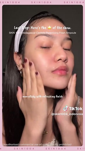 ✅ 100% Authentic Products – Official Distributor 💎 🌸 SKIN1004 Madagascar Centella Poremizing Fresh Ampoule ✨ Pore Care • Soothing • Hydrating • Barrier Repair ✨ 💧 Key Benefits 🌿 Tightens & refines visible pores 🌿 Controls excess sebum and smooths skin texture 🌿 Calms irritated, sensitive skin 🌿 Strengthens damaged skin barrier 🌿 Deep hydration without stickiness 🧬 Main Ingredients 🌸 Centella Asiatica Extract — Soothes & repairs skin 💎 Himalayan Pink Salt — Purifies pores, balances oil