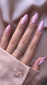 HOW-TO: Shiny French Nails! ✨ Schon gewusst? Die Cat Eye Satin Kollektion eignet sich perfekt für eine funkelnde French-Maniküre! Hier siehst du, wie du genau diesen Look nachmachen kannst. ⁠ ⁠ Welche Effekte nutzt du am liebsten für deine Nagelspitzen?  | NEONAIL Deutschland | Facebook