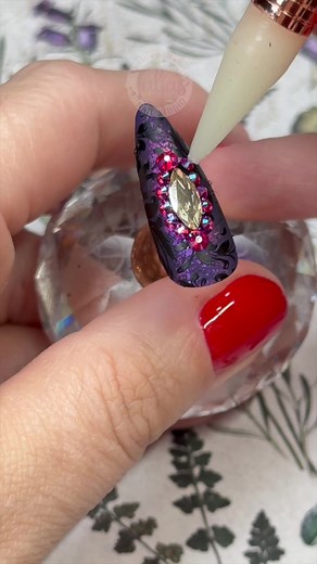 Crystal Application for Harry potter nails #taliasnailstudio #talididmynails #pressonnails #nailstamping | Talia's Nail Studio