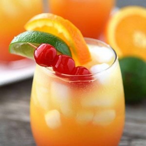 I have a feeling we are going to be drinking MAI TAI MOCKTAILS a lot this summer! Such a fun drink for a hot day. RECIPE: http://www.cupcakediariesblog.com/2017/01/mai-tai-mocktail.html | Cupcake Diaries