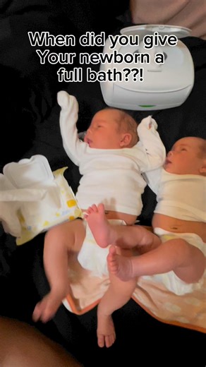 397K views · 1.4K reactions | How long did you wait to give your baby a full on submerged bath? #hopeandaliya #bathtime #BabyBath #babybathtime #twins | The Johnson Family | Facebook