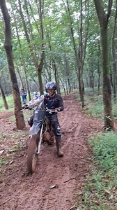 Ketika Ban Belakang Mau Nyalip Ban Depan #trabaslucu #jalurmletre #baksostexas #klx #mxfail #enduro | Indra Gud