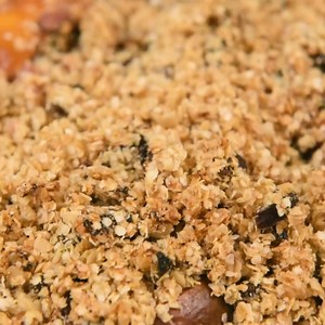 20K views · 134 reactions | 홍홀혾홄홋홀: https://www.simplyquinoa.com/stone-fruit-quinoa-crumble/ A healthy and delicious dessert, this STONE FRUIT QUINOA CRUMBLE is made with fresh peaches, nectarines, and plums. It's so gooey and delicious! (vegan and gluten-free) | Simply Quinoa | Facebook