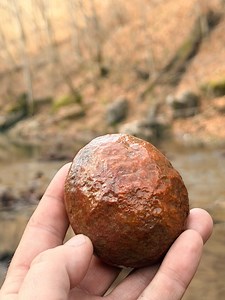 581K views · 9.4K reactions | Happy holidays! Opening this specimen was like opening a Christmas present! we hiked this holler for five years before we found one that had this much structure to cut. The orange and green it cut out to is something amazing :) thanks for watching and following Our journey! This adventure is a labor of love. #rockhound #minerals #breakfastcut #rocks #crystals #Agate #rockhounding #geodes # | Taylor Pfanstiel | Facebook