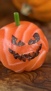 Scary Halloween Pumpkin Sushi! #Halloween #spookyseason #halloweenfood #sushi #slamon #halloweendiy #food | Make Sushi