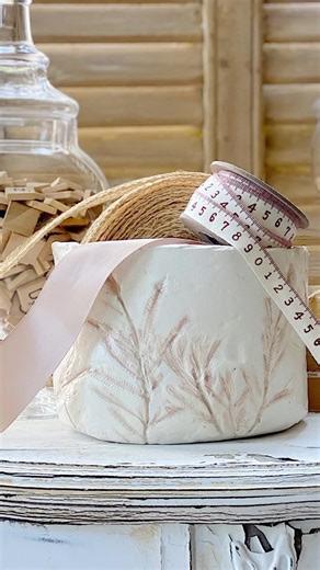 I discovered Paper Clay and I love it! It’s awesome and easy to work with. And I love my bowl! Of course now I have about fifty more items I want to make with this new clay. The complete DIY is on my blog. Although you can see from the reel it’s not that hard to make! If you would like me to send you a clickable link to my blog just leave this comment below:paperclay728 https://my100yearoldhome.com/how-to-use-paper-clay/ | My 100 Year Old Home