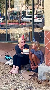 Stranger surprises women with birthday cake | Fabiosa Philippines