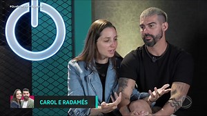 POWER COUPLE | Suspeito? Carol oferece café para Adriana O fim do jogo parece estar mexendo com a cabeça dos participantes. Na manhã do último domingo (6), Carol e Radamés estavam preparando o café da manhã e, de maneira inesperada, ofereceram para Adriana e Dhomini. ✨ Acesse PlayPlus.com para assistir à transmissão 24 horas do #PowerCouple com quatro sinais exclusivos ⚡ | Power Couple