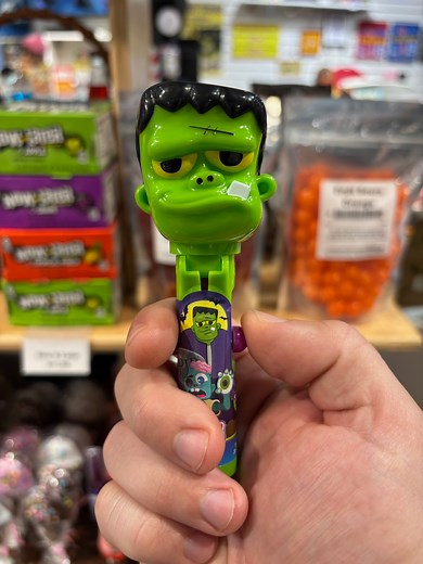 Don’t let out Monster Pop Ups Lolipops scare you, they’re just misunderstood 🧟 Get ready for this Halloween season at Bulk Candy Store! WE ARE OPEN TO THE PUBLIC AND SHIP NATIONWIDE! #halloween #candy #spookyseason #westpalmbeach #southflorida | BulkCandyStore.com